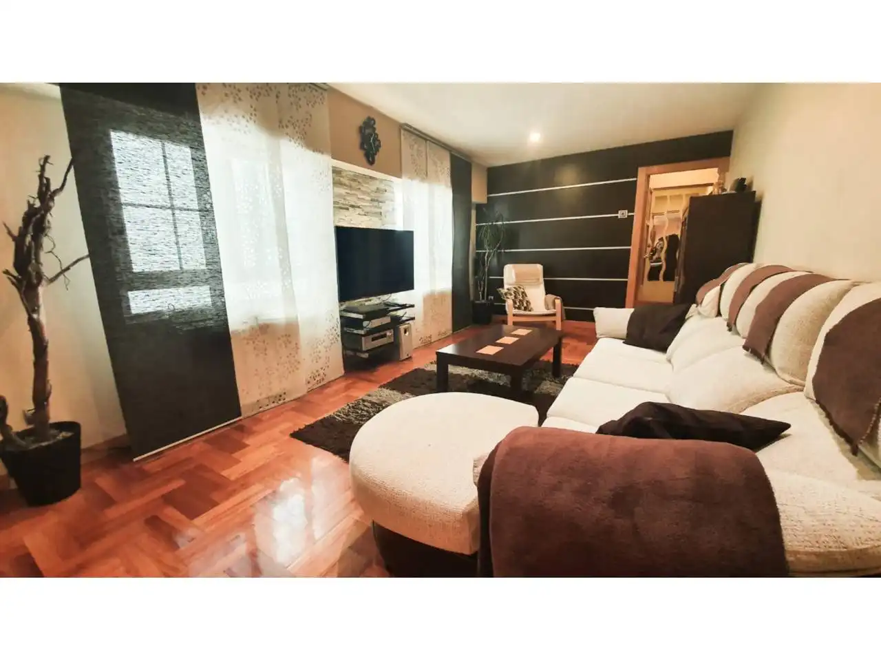 Sala d'estar de Pis en venda en Burgos amb Calefacció i Moblat