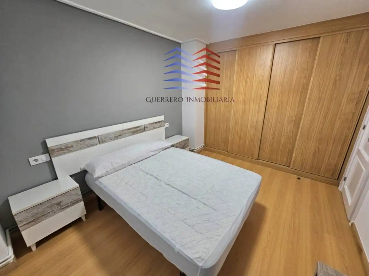 Schlafzimmer von Wohnungen zur Miete in Ourense Capital  mit Heizung, Parkett und Möbliert