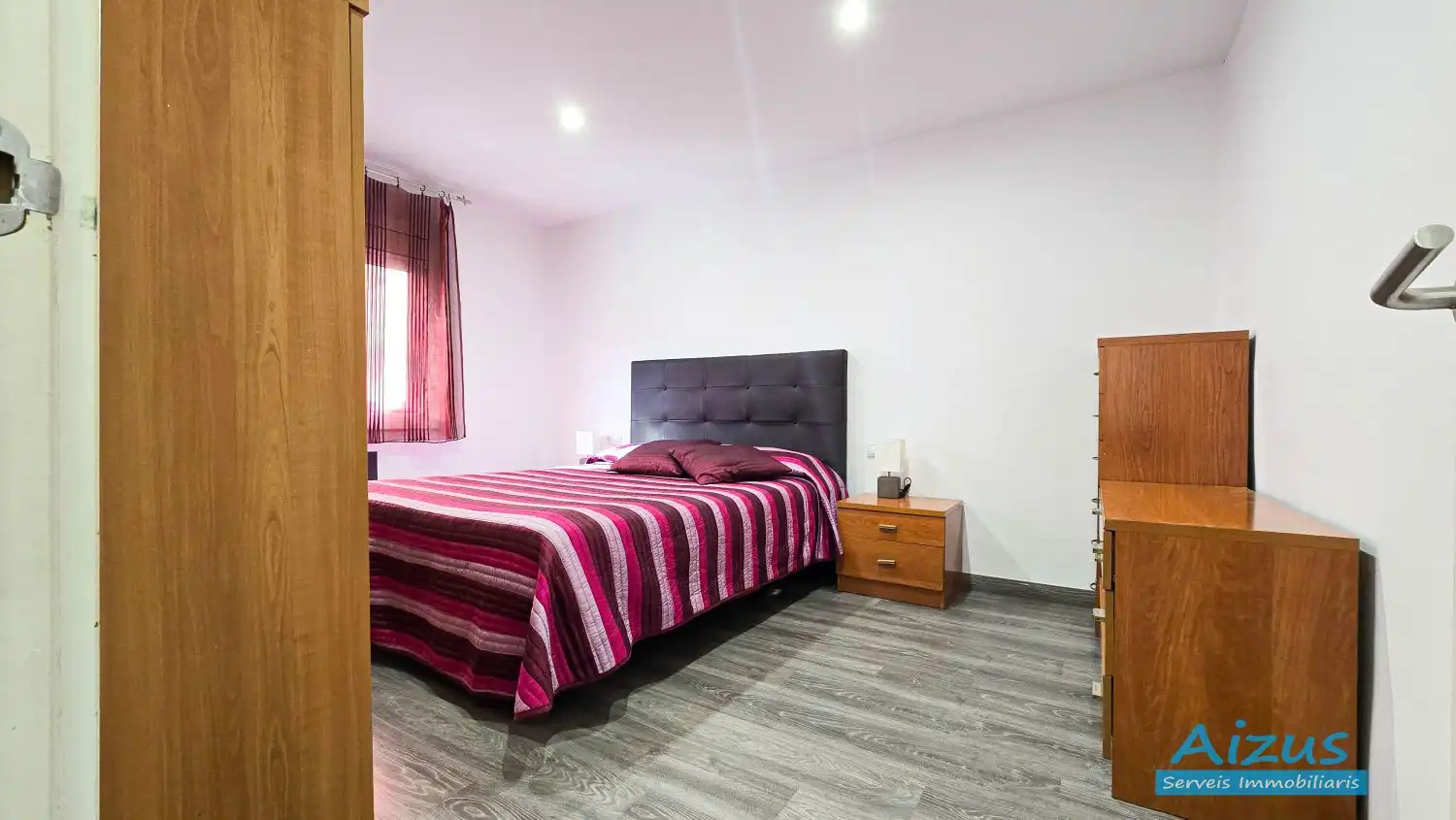 Schlafzimmer von Erdgeschoss zum Verkauf in Ripollet mit Ofen