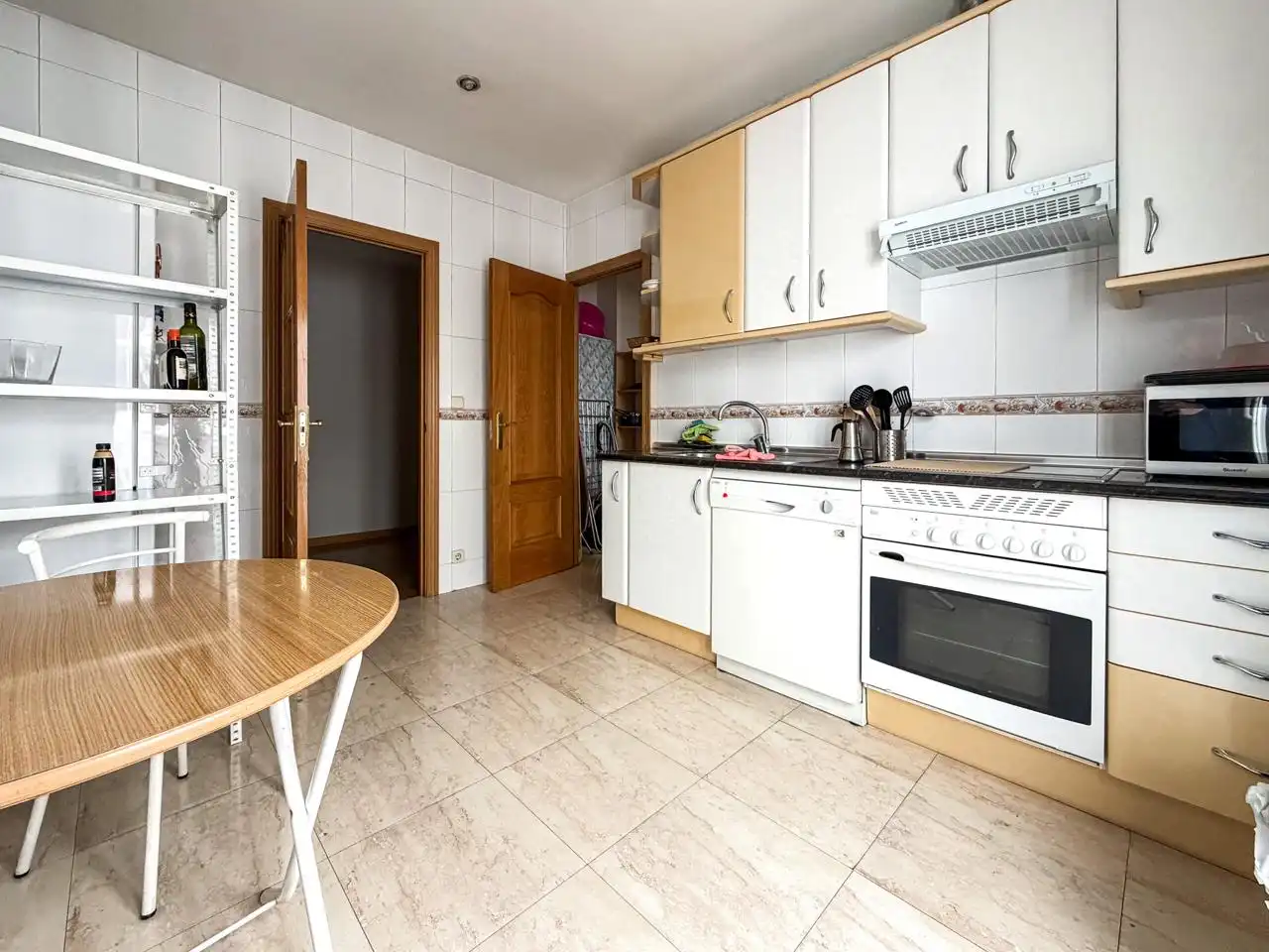 Cocina de Piso en venta en Madrid con Calefacción, Parquet y Terraza