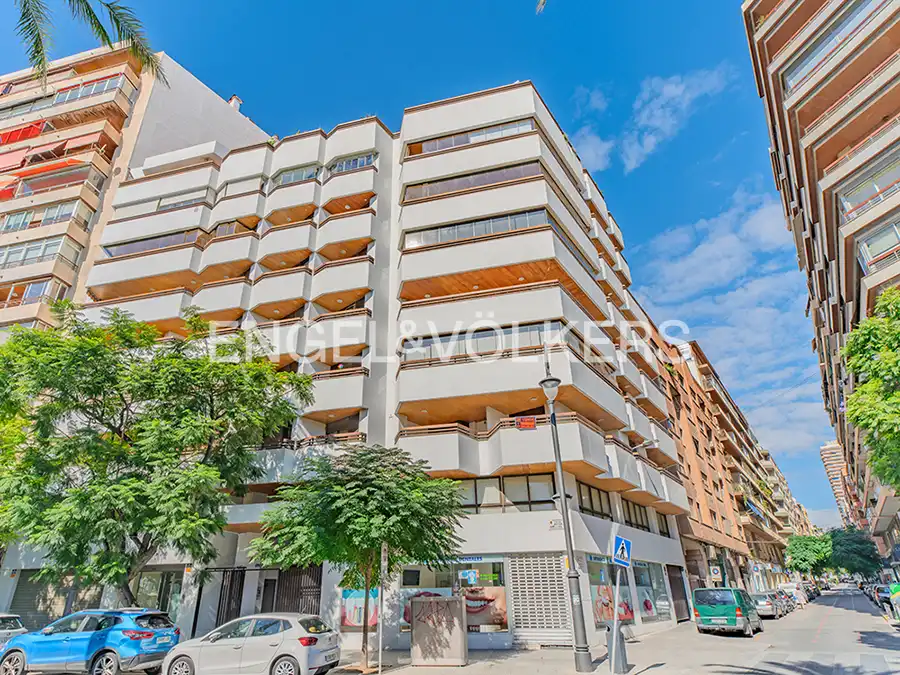 Vista exterior de Pis en venda en Alicante / Alacant amb Aire condicionat, Calefacció i Terrassa