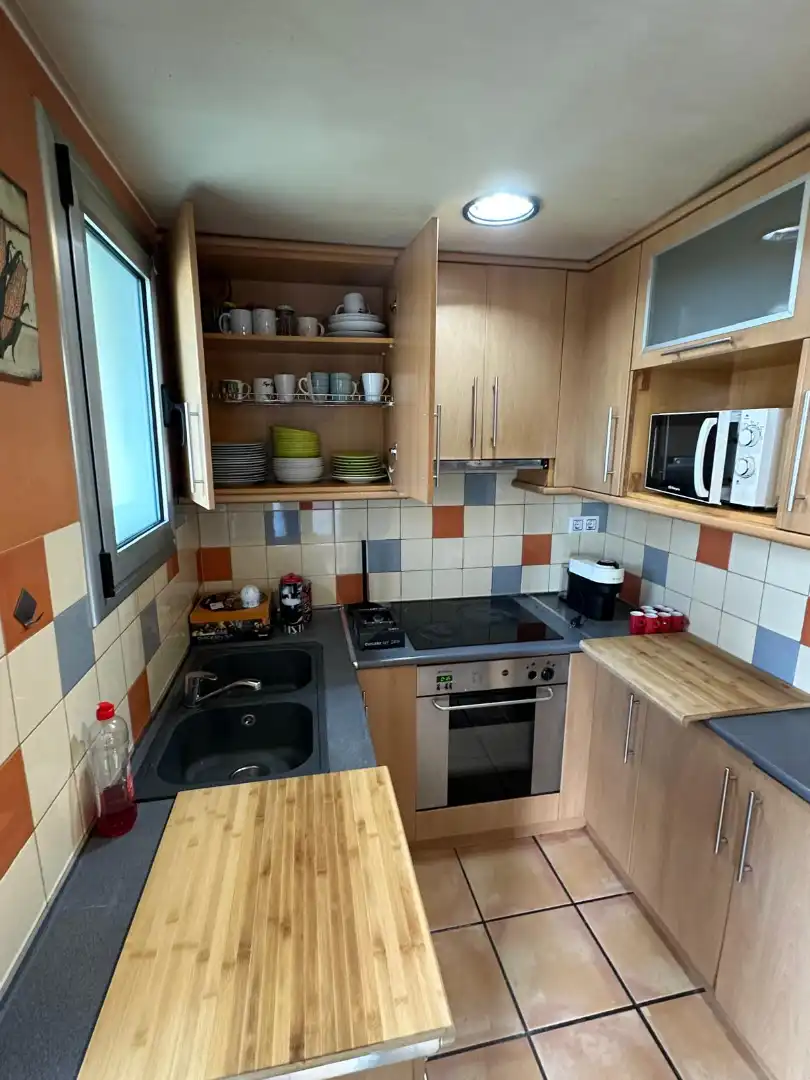 Cocina de Piso en venta en Girona con Terraza, Amueblado y Horno