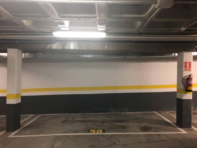 Garaje en Venta en Calle Varellas en Las Margas Golf - Latas