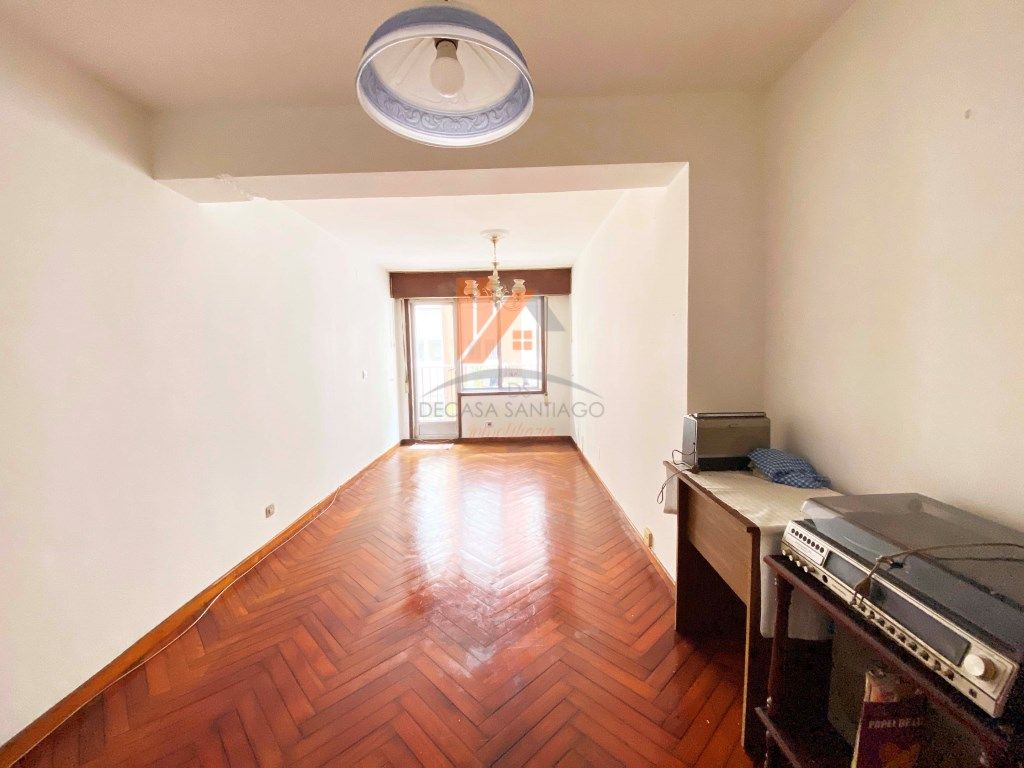 Living room of Flat for sale in Santiago de Compostela   with Oven and Balcony