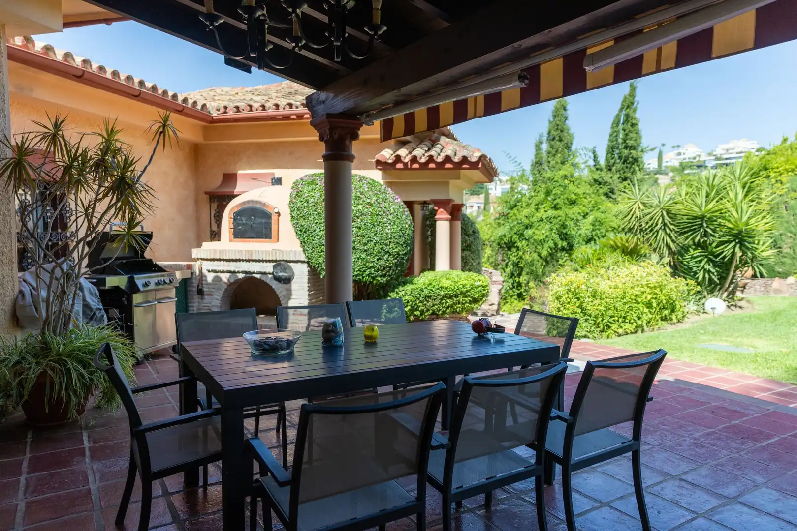 Terrasse von Country house zum Verkauf in Benahavís mit Terrasse und Möbliert
