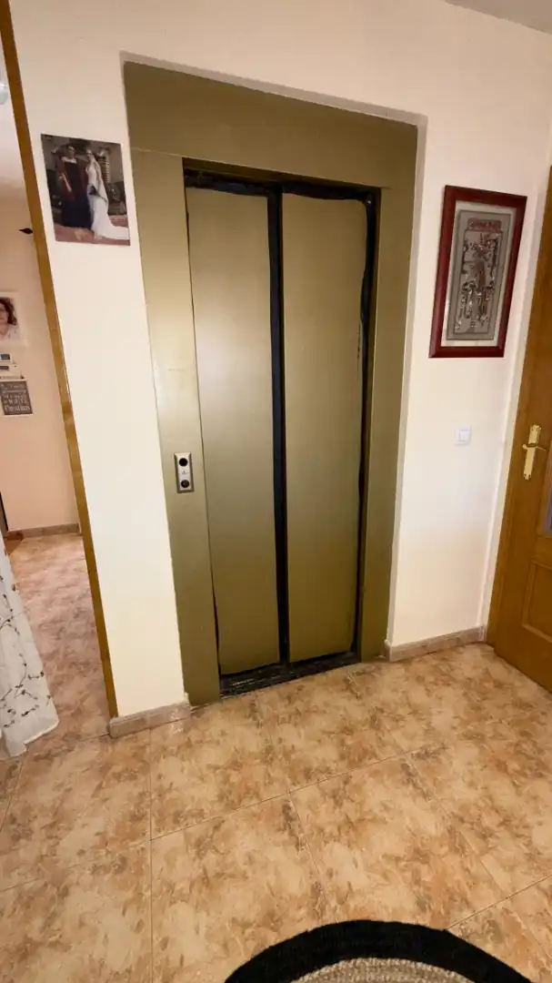 Casa adosada en venta en Villa del Prado con Aire acondicionado y Terraza