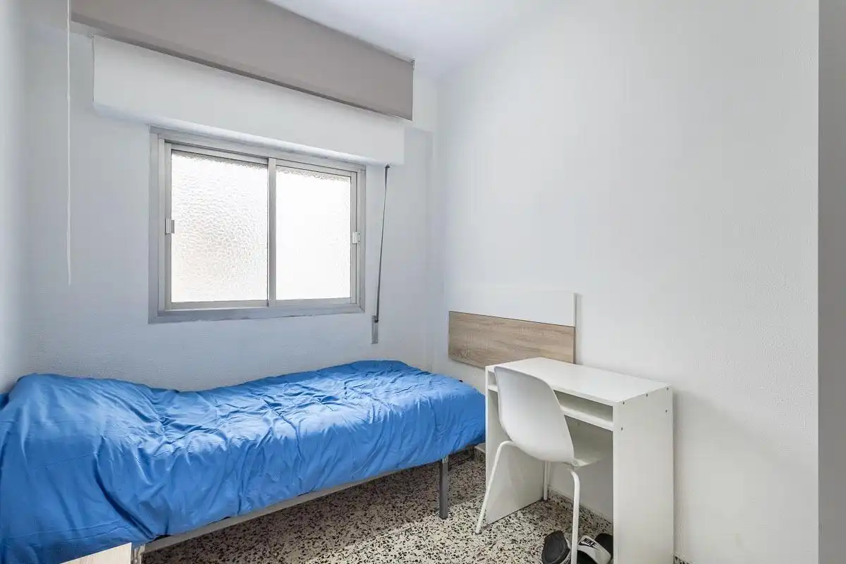Schlafzimmer von Wohnung zum Verkauf in Granada mit Klimaanlage, Waschmaschine und Balkon