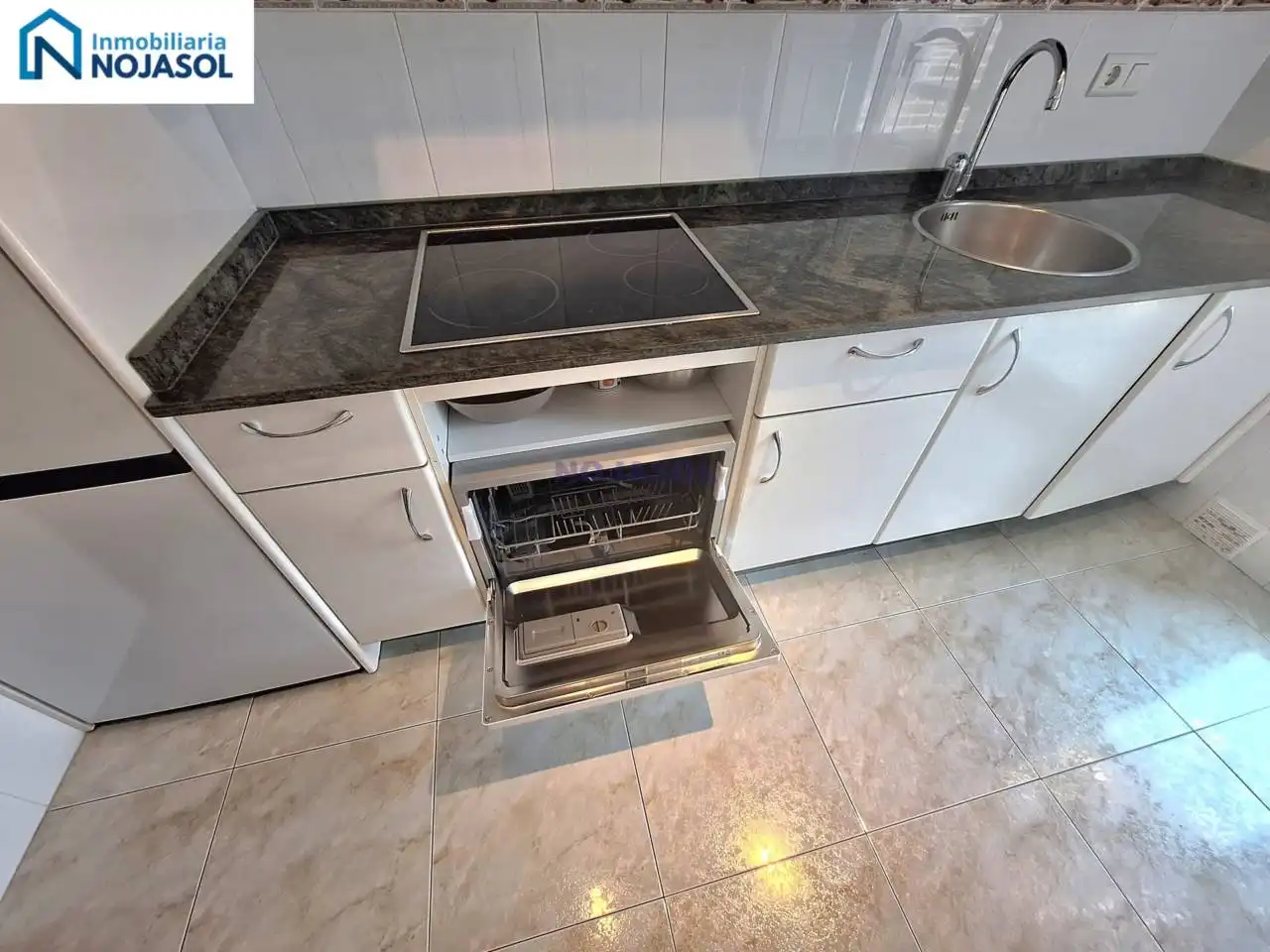 Cocina de Apartamento de alquiler en Noja con Calefacción, Terraza y Amueblado