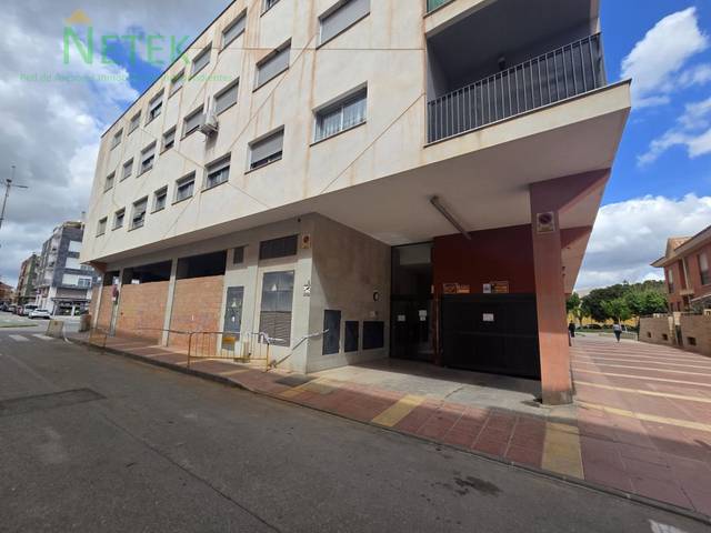 Garaje en Alquiler en Calle Miguel De Cervantes en Beniel