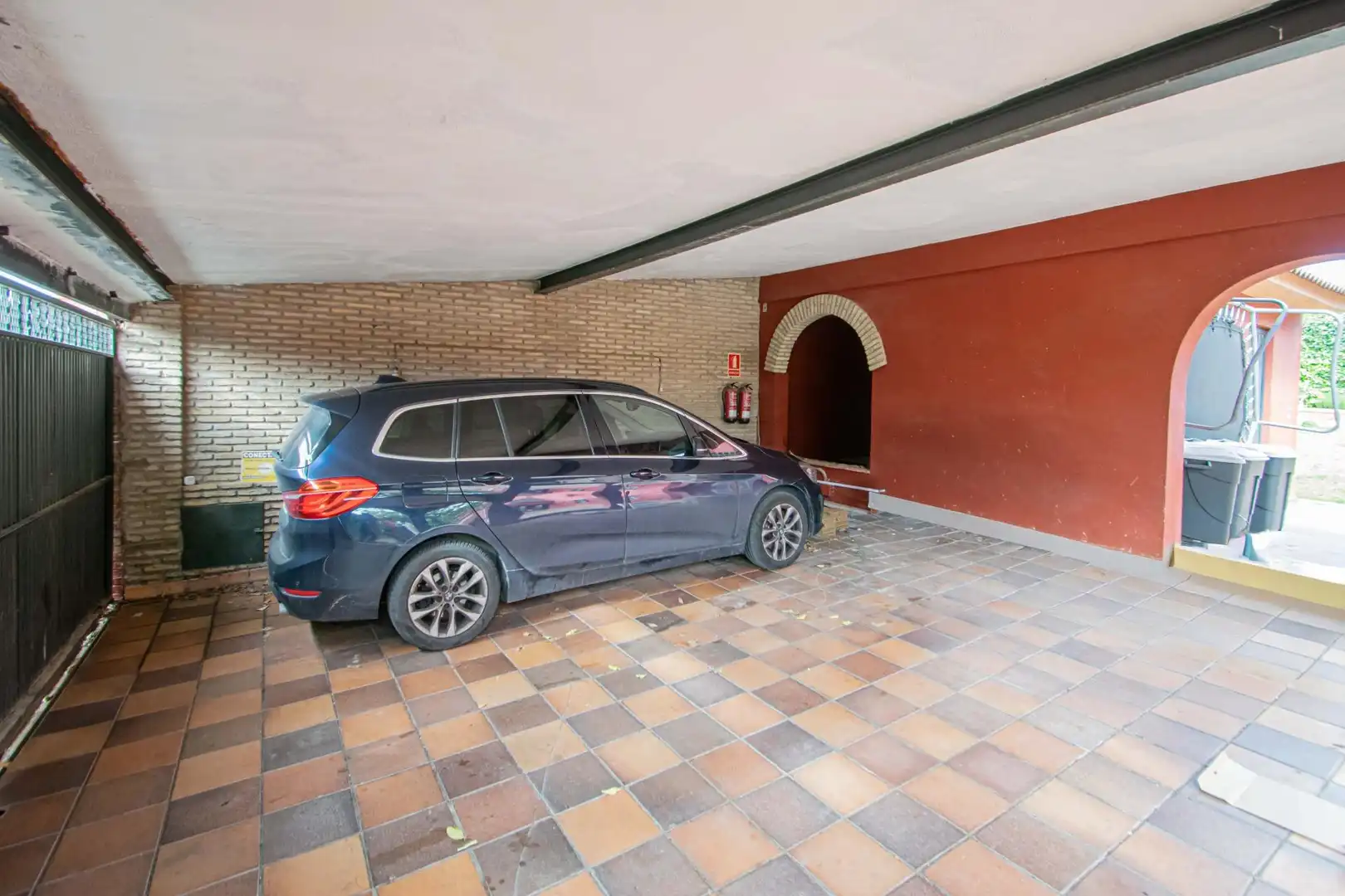 Parking de Casa o chalet en venta en Tomares con Jardín privado, Terraza y Piscina