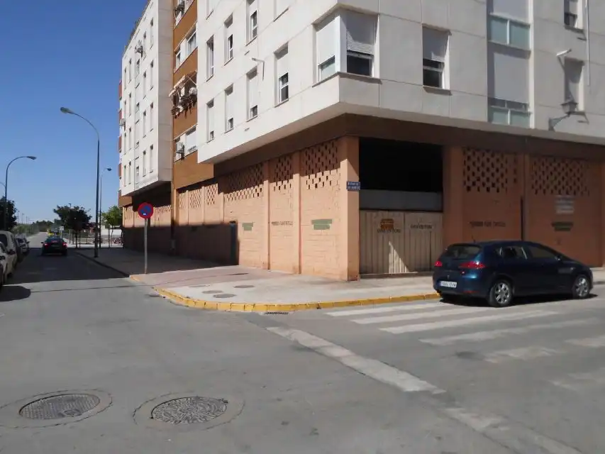 Local commercial à louer à Almansa