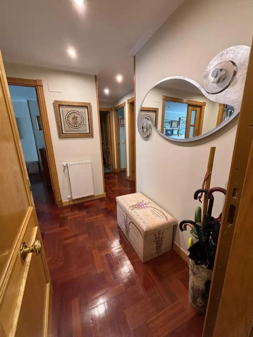 Piso en venta en Oviedo  con Calefacción, Parquet y Trastero