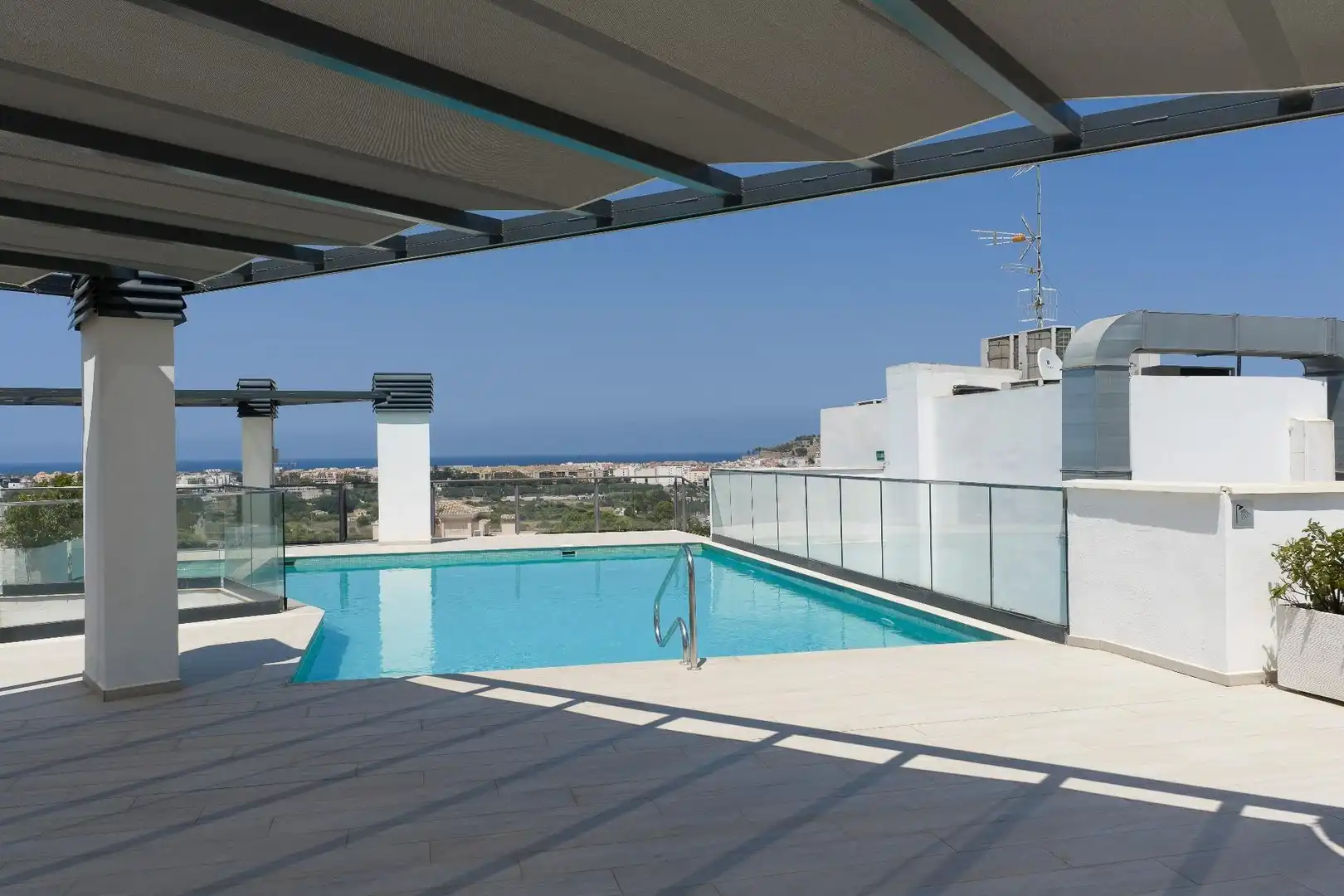 Piscina de Planta baja en venta en Dénia con Aire acondicionado, Calefacción y Jacuzzi