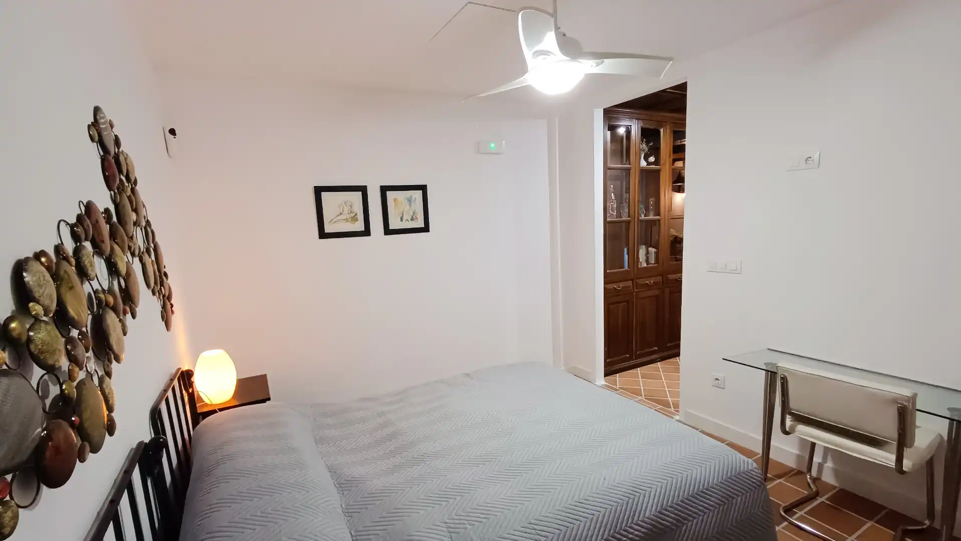 Habitación de Piso de alquiler en Granada con Aire acondicionado y Amueblado