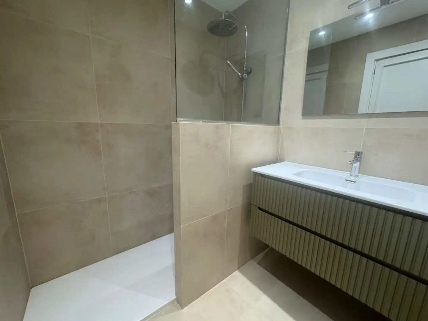 Baño de Piso de alquiler en  Palma de Mallorca con Aire acondicionado y Terraza