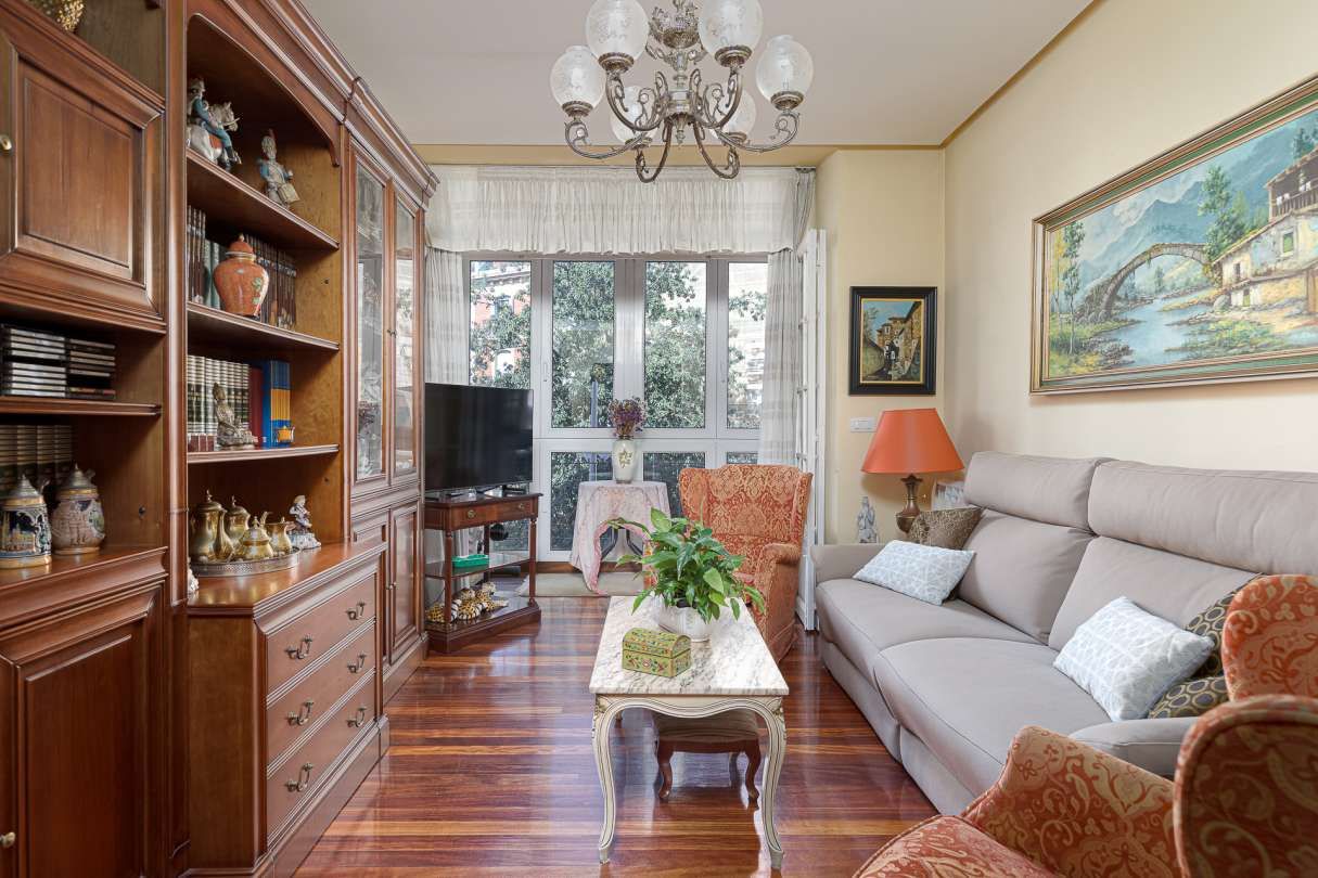 Living room of Flat for sale in Donostia - San Sebastián   with Heating and Balcony