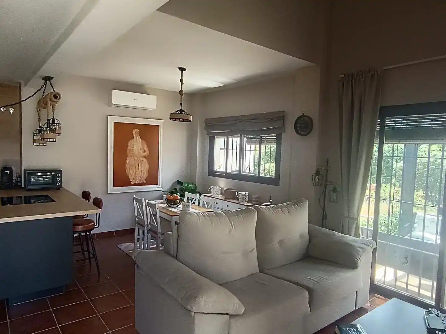 Sala d'estar de Casa o xalet en venda en El Ronquillo amb Aire condicionat i Piscina