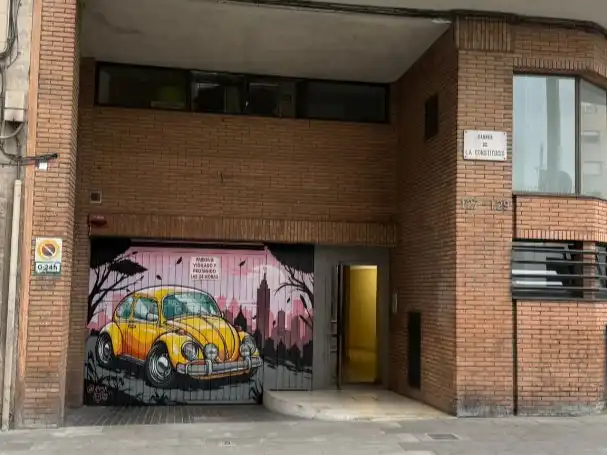 Exterior view of Garage for sale in Barcelona  with Alarm