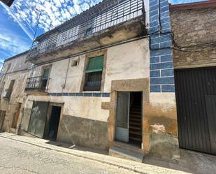 Vista exterior de Casa o xalet en venda en Hoyos amb Jardí privat i Traster