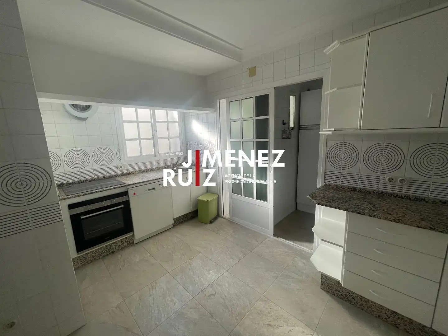 Kitchen of Flat for rent in El Puerto de Santa María  with Balcony