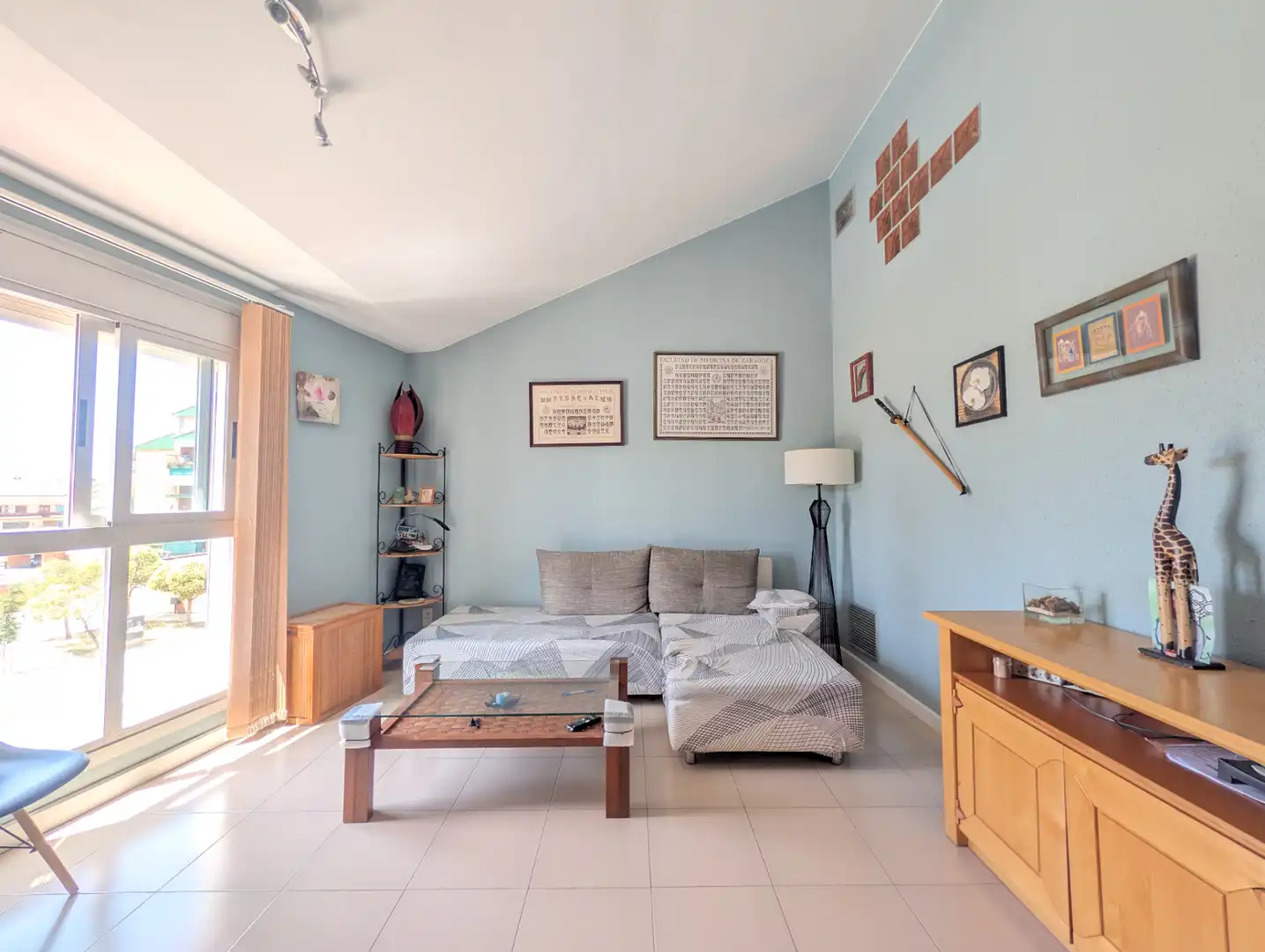 Sala de estar de Casa adosada en venta en Zaragoza con Aire acondicionado, Calefacción y Parquet