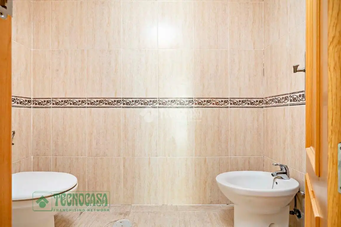 Baño de Piso en venta en Roquetas de Mar con Calefacción y Terraza