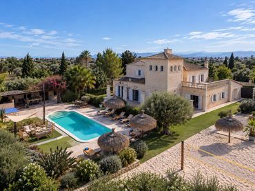 Maison rustique avec piscine à vendre à Llevant