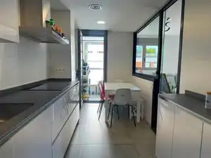 Küche von Wohnung zum Verkauf in Las Rozas de Madrid mit Klimaanlage, Terrasse und Abstellraum
