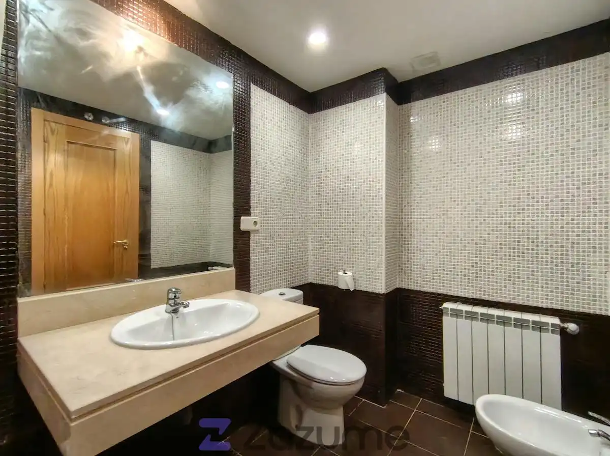Bathroom of Flat for rent in Recas, Toledo