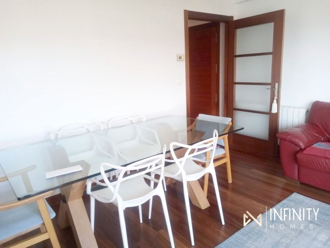 Dining room of Flat to rent in Bilbao   with Heating, Oven and Washing machine