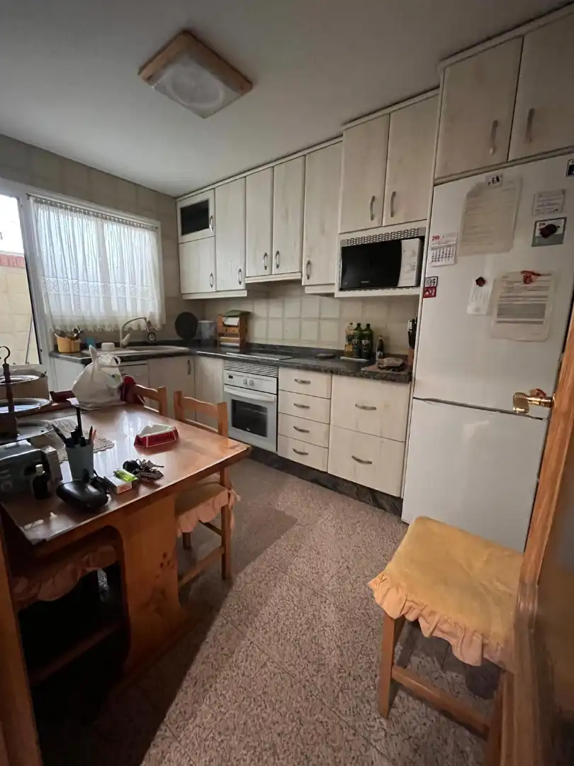 Kitchen of Flat for sale in Elda  with Air Conditioner and Furnished