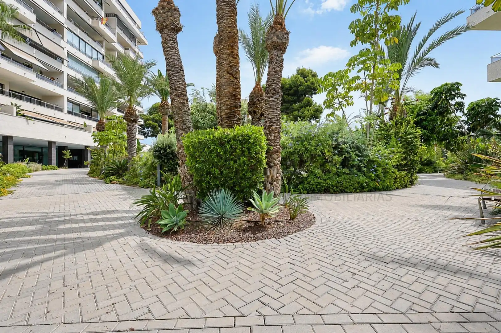 Aparcament de Àtic en venda en Alicante / Alacant amb Aire condicionat, Calefacció i Jardí privat