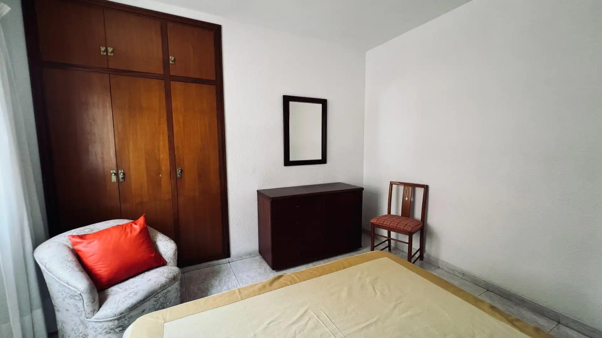 Dormitori de Apartament en venda en Benicasim / Benicàssim amb Jardí privat, Terrassa i Traster