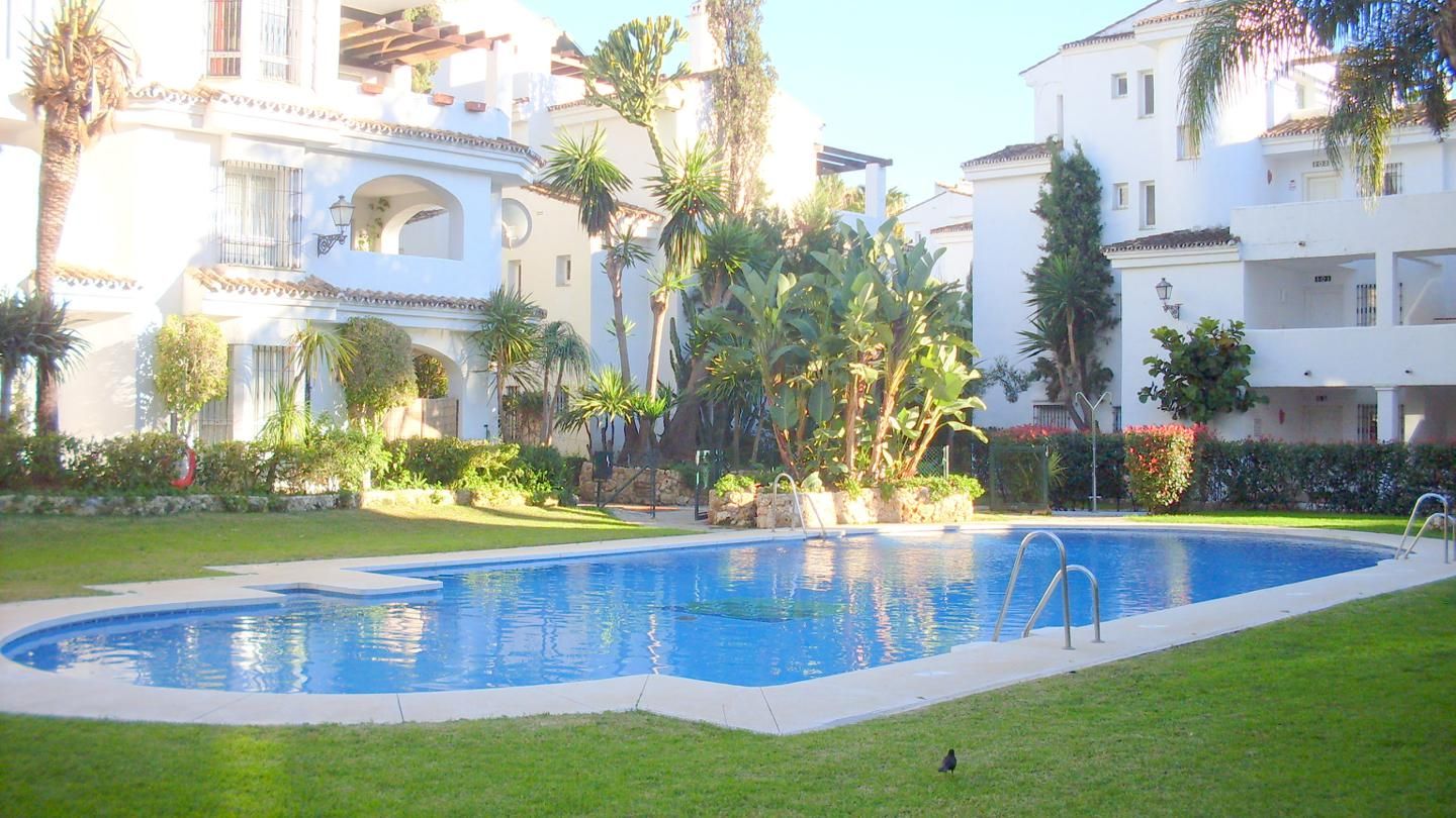 Jardí de Àtic de lloguer en Marbella amb Aire condicionat, Terrassa i Moblat