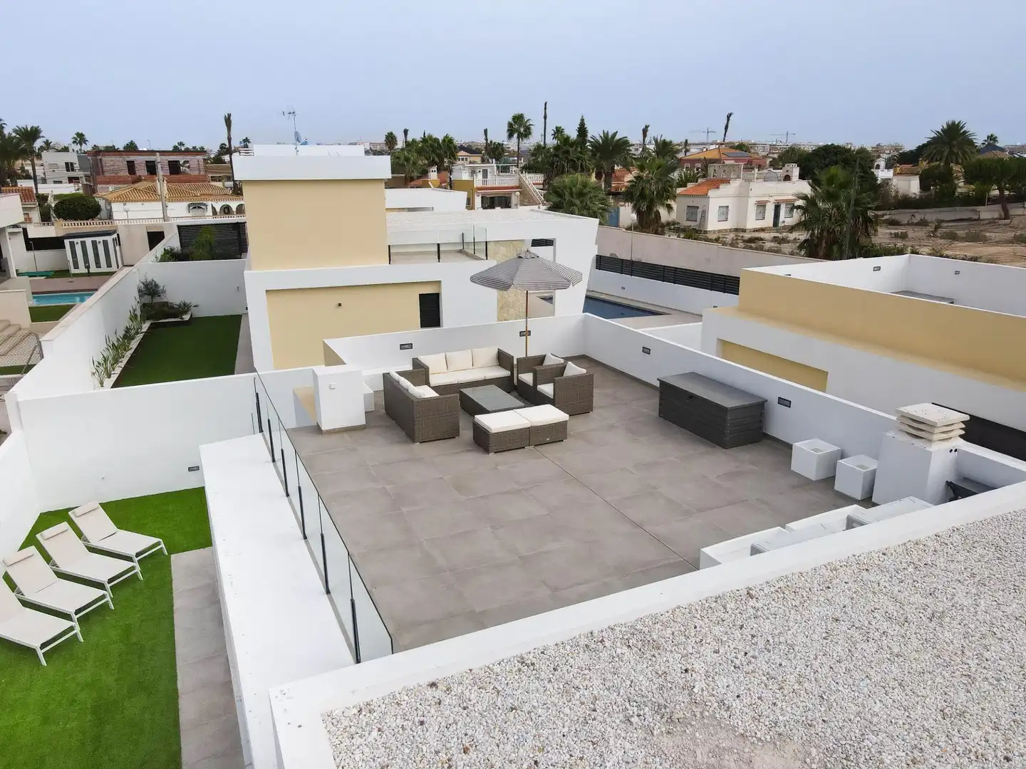 Terrassa de Casa o xalet en venda en Torrevieja amb Aire condicionat, Calefacció i Jardí privat