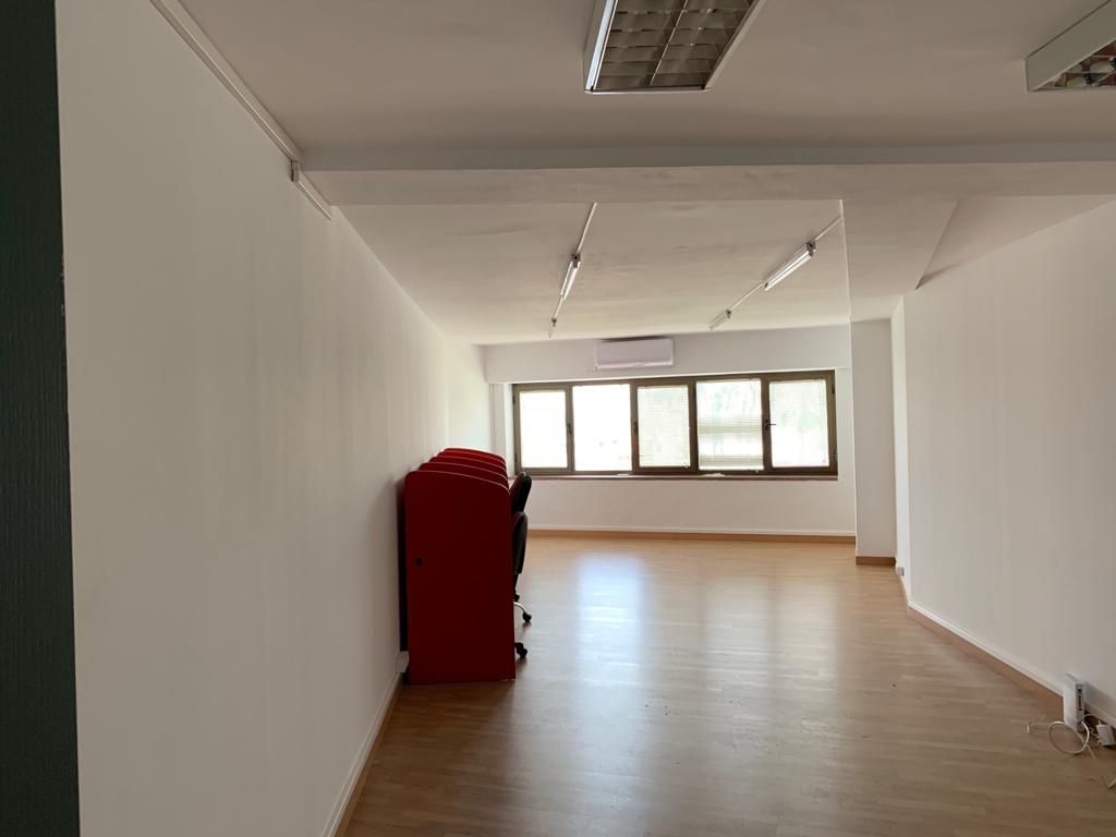 Office to rent in Burjassot  with Air Conditioner