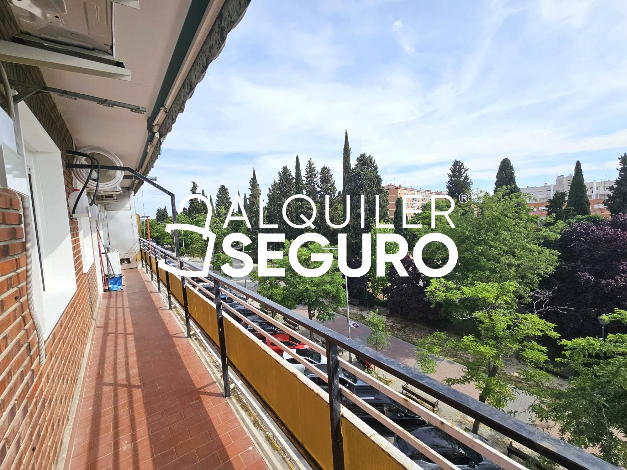 Vista exterior de Pis de lloguer en  Madrid Capital amb Aire condicionat, Calefacció i Terrassa