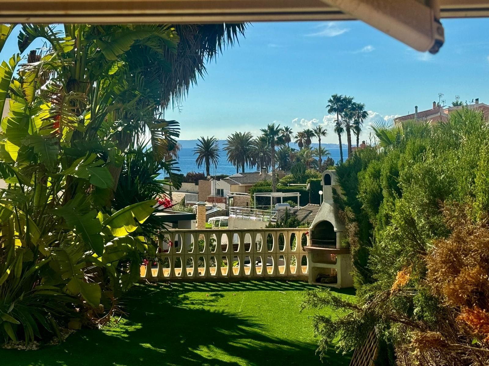 Jardí de Casa adosada en venda en Alicante / Alacant amb Calefacció, Terrassa i Traster