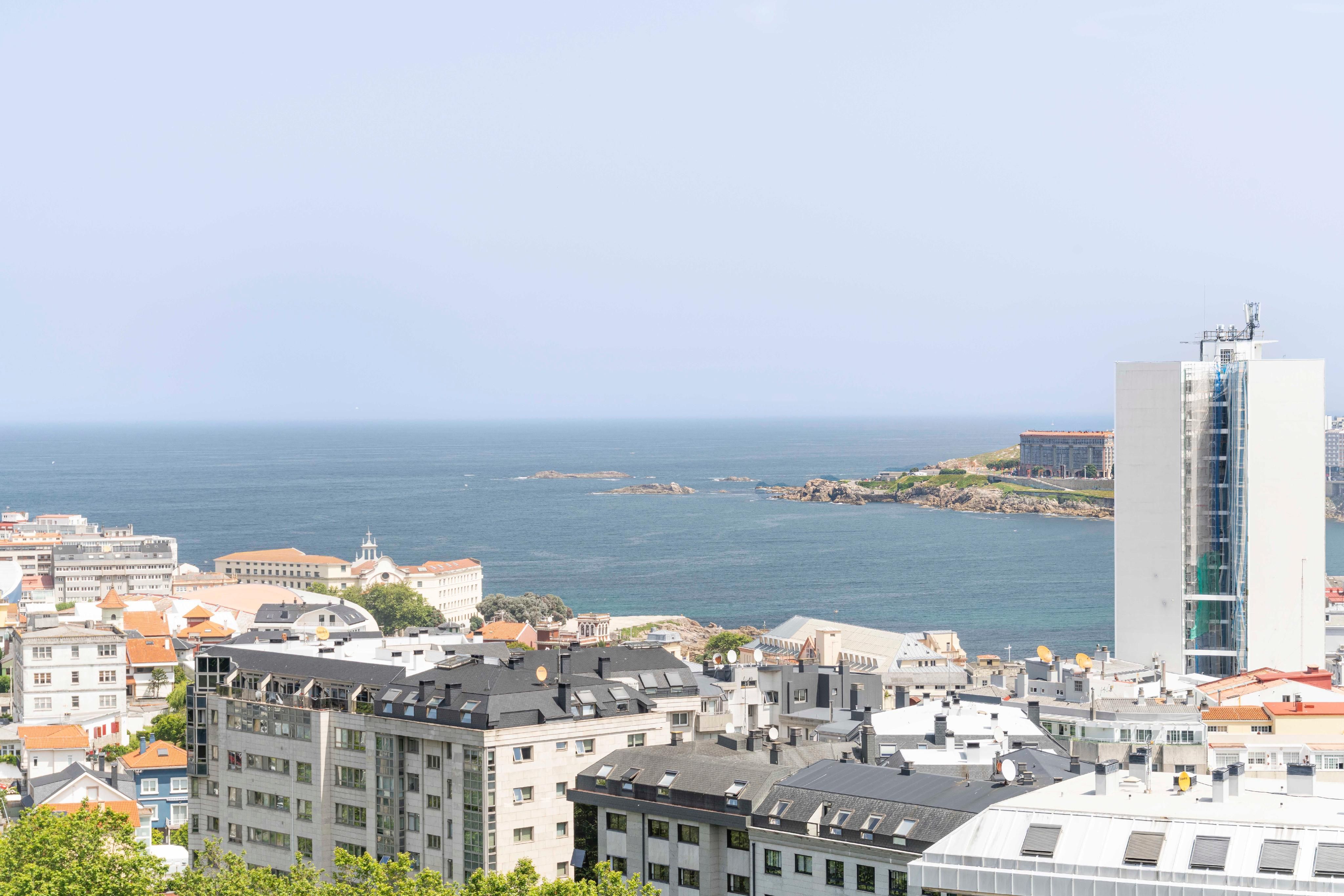 Vista exterior de Dúplex en venda en A Coruña Capital  amb Calefacció, Parquet i Terrassa