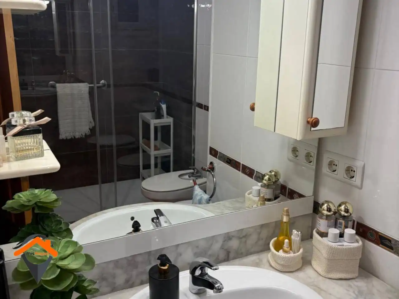 Bathroom of Flat for sale in Polinyà  with Air Conditioner, Heating and Parquet flooring