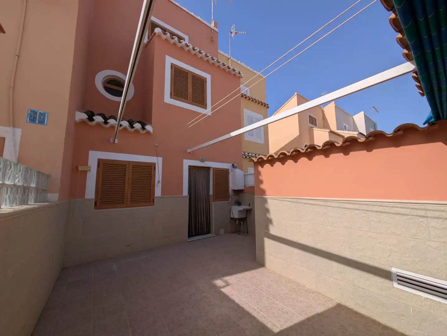 Vista exterior de Casa adosada en venta en Mazarrón con Aire acondicionado, Jardín privado y Terraza
