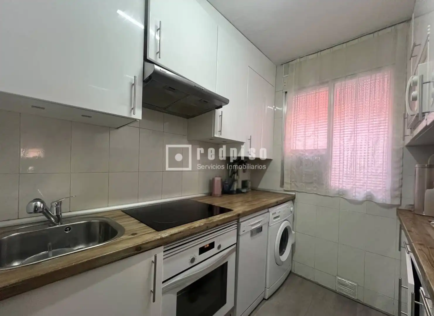 Cocina de Piso de alquiler en San Sebastián de los Reyes con Aire acondicionado y Terraza