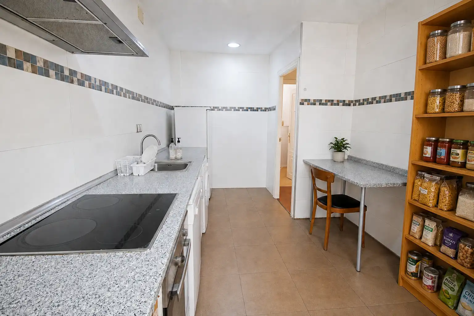 Kitchen of Flat for sale in Valencia  with Furnished, Oven and Washing machine