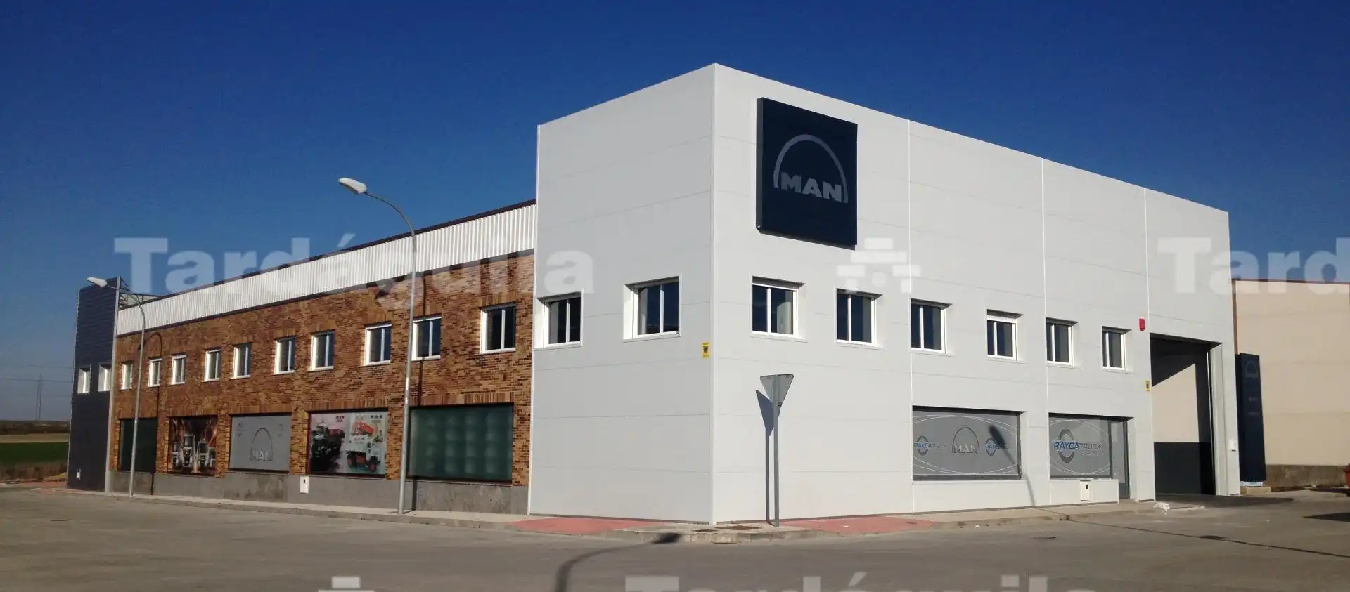 Industrial building for sale in Villares de la Reina
