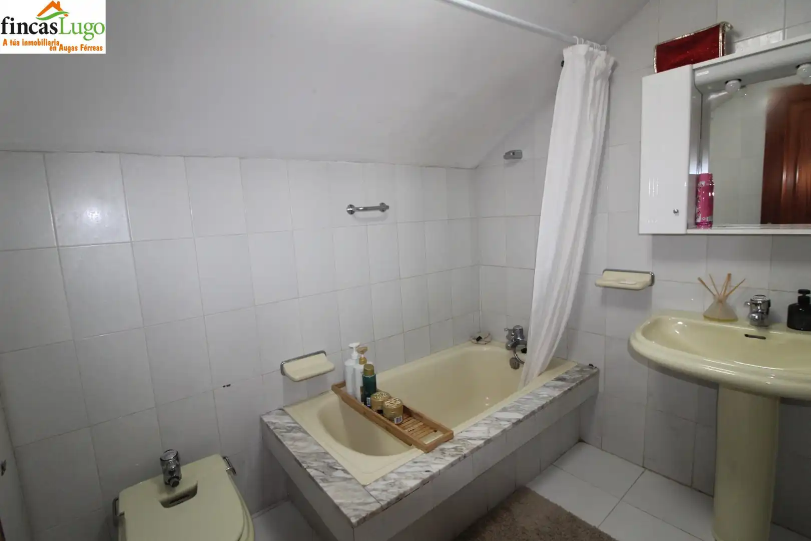 Baño de Casa o chalet en venta en Lugo con Jardín privado, Terraza y Trastero