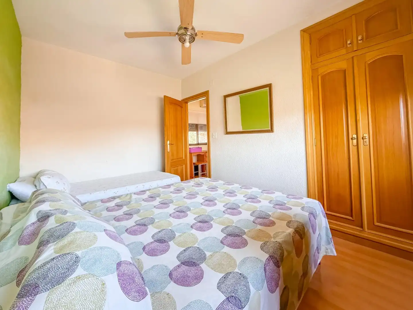 Dormitori de Casa o xalet en venda en L'Eliana amb Aire condicionat, Jardí privat i Terrassa