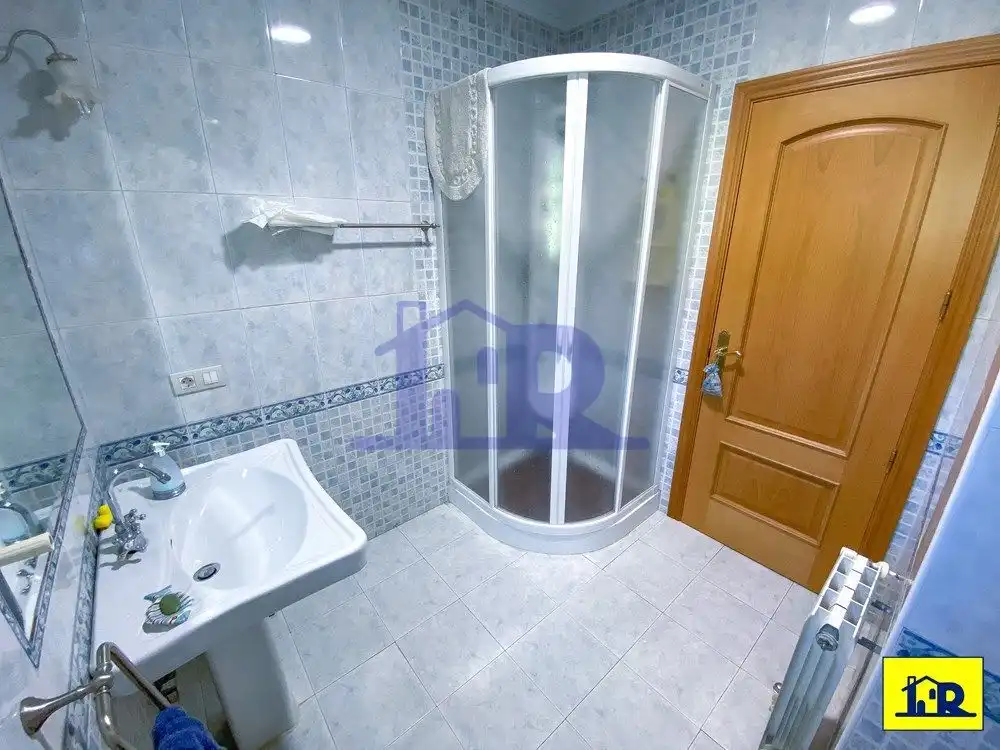 Bathroom of Houses for sale in Arcas del Villar  with Terrace, Storage room and Swimming Pool