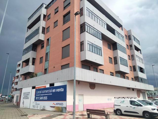 Local comercial en Venta en Avenida de Portugal, 27 en Armunia