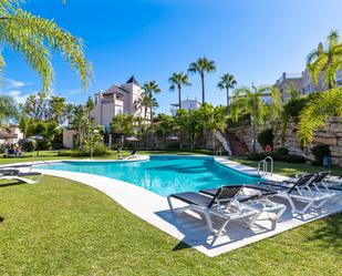 Jardí de Casa adosada en venda en Estepona amb Aire condicionat, Calefacció i Terrassa