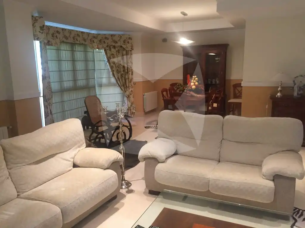 Sala d'estar de Casa o xalet en venda en Badajoz amb Aire condicionat, Calefacció i Jardí privat